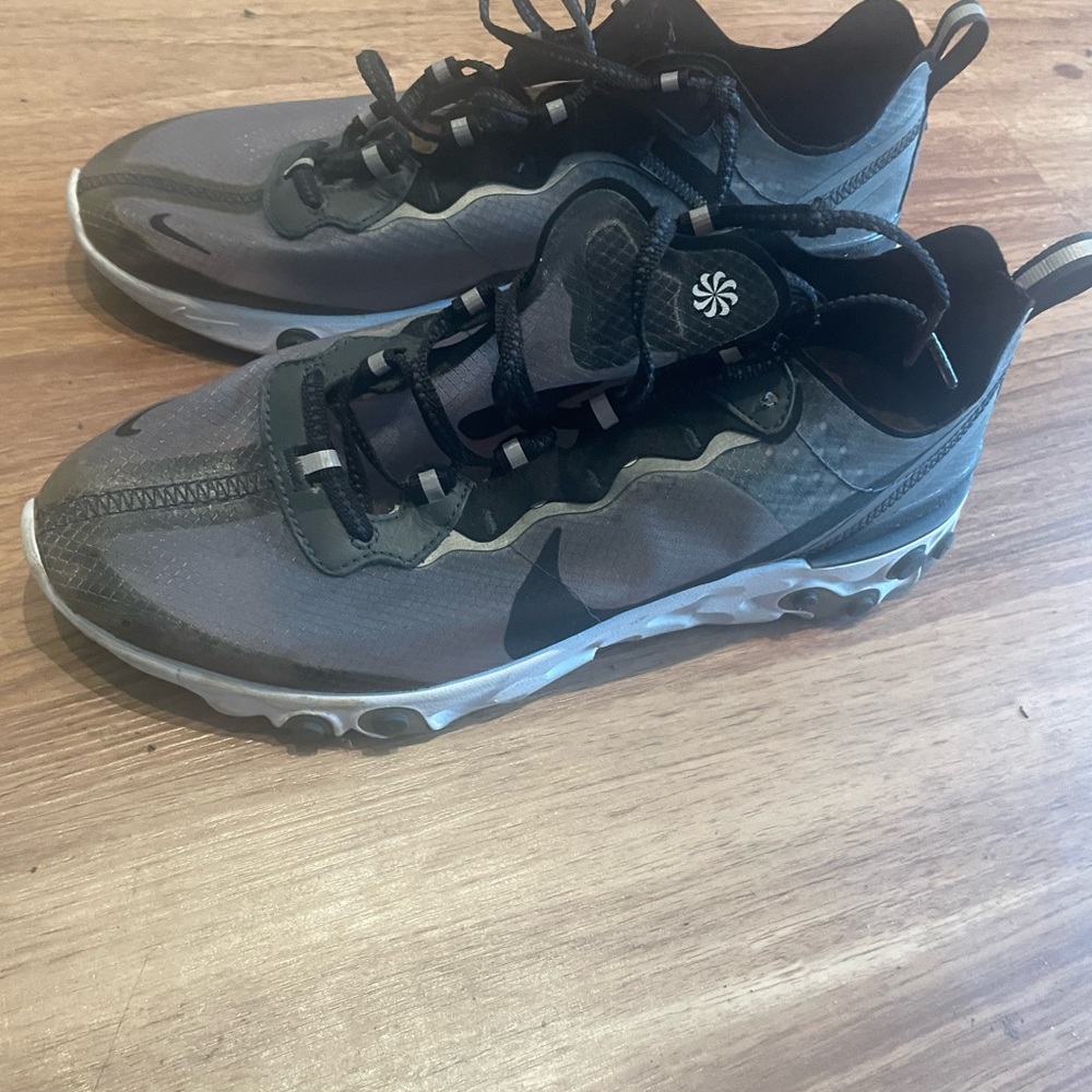 Nike React Element 55 in Black and Gray